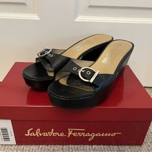 Salvatore Ferragmo Agostina Black Leather Sandals Size 9